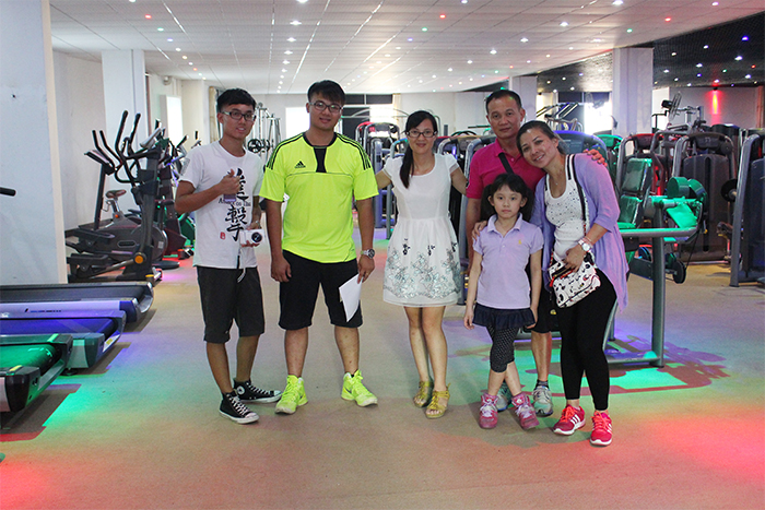 馬來(lái)西亞客戶來(lái)中國(guó)采購(gòu)健身房器材
