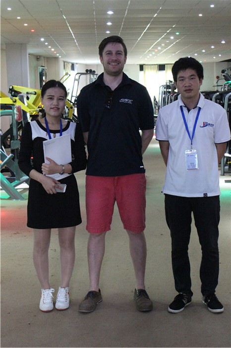 加拿大客戶采購(gòu)健身房器材