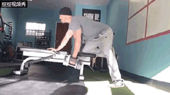 啞鈴劃船錯誤動作